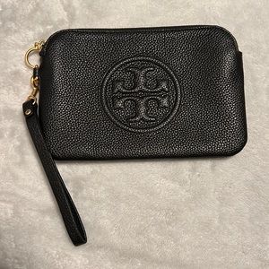 Tory Burch Perry Bombe Wristlet Wallet Clutch black pebbled leather